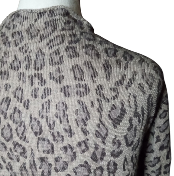 Acrobat Leopard Animal Print Open Front Silk Cashmere Knit Cardigan Size Medium - Picture 6 of 8